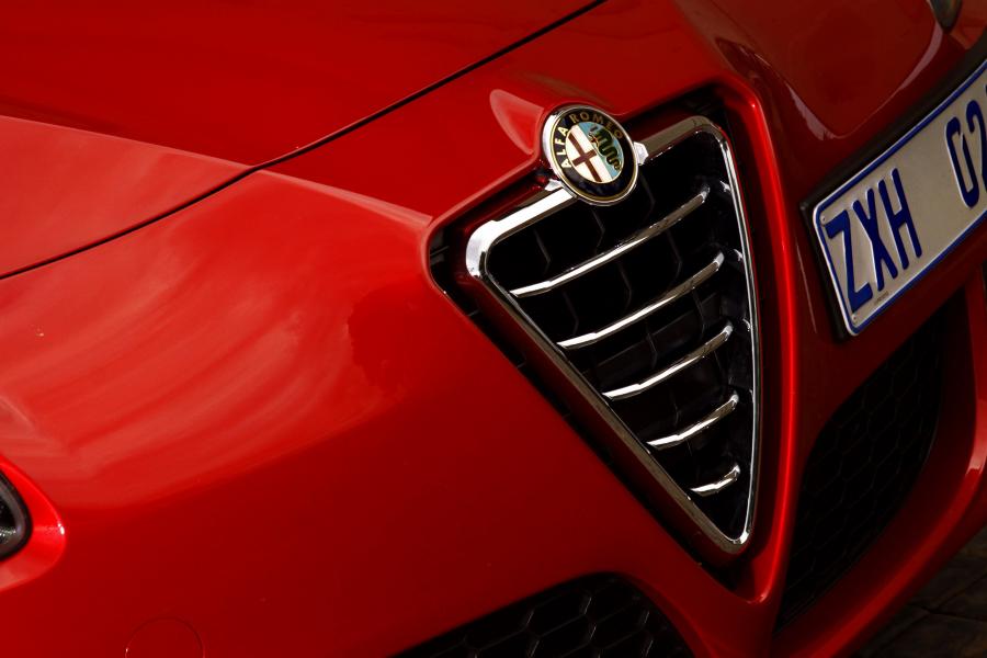 Детали экстерьера Alfa Romeo Giulietta Quadrifoglio Verde (940) 2011 года  (ZA) (фото 10 из 22)
